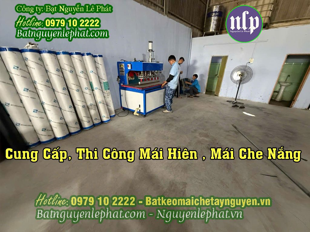 May bạt mái xếp